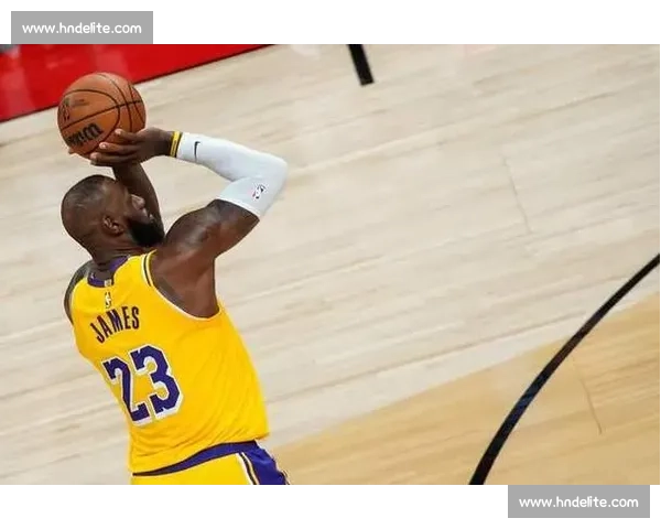 太阳湖人巅峰对决詹杜领衔西部豪强正面硬碰硬之夜季后赛级别焦点大战全场沸腾