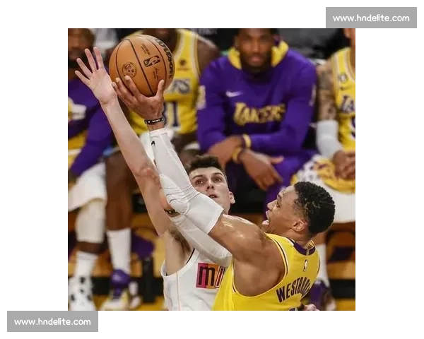 湖人对决热火微直播全程直击巨星碰撞焦点之夜东西部豪强巅峰较量篮球盛宴 湖人对决热火微直播全程直击巨星碰撞焦点之夜东西部豪强巅峰较量篮球盛宴